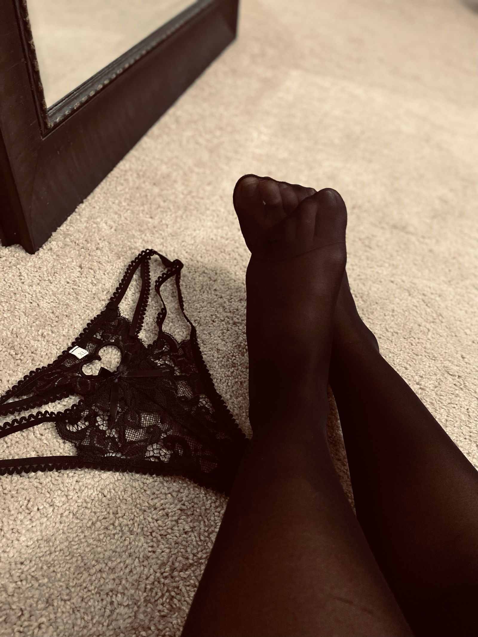 FeetDolly profile banner