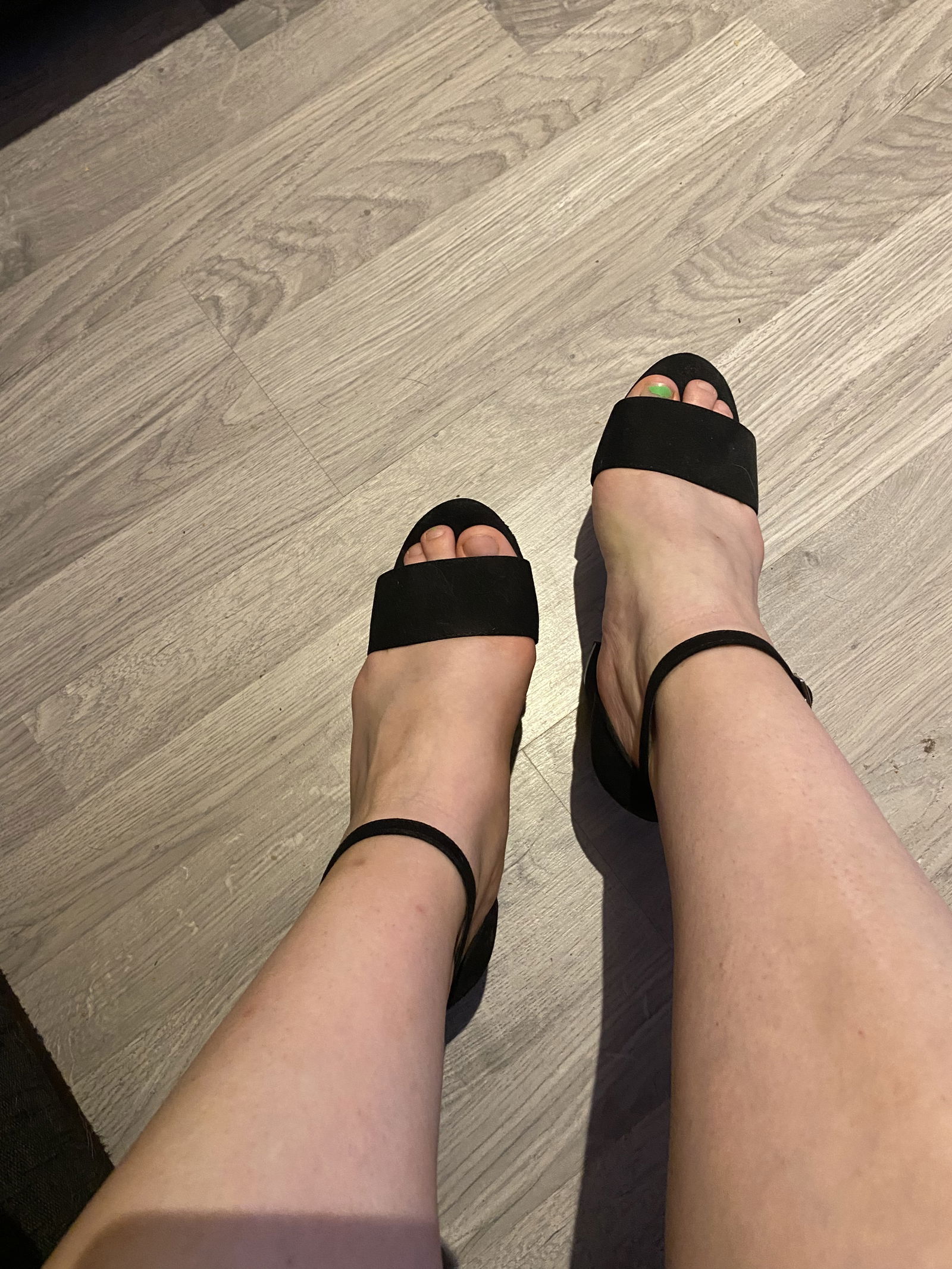 Feetgirl profile banner