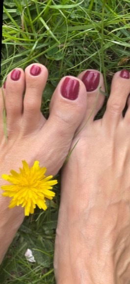 Greek toes & tits Goddess profile banner