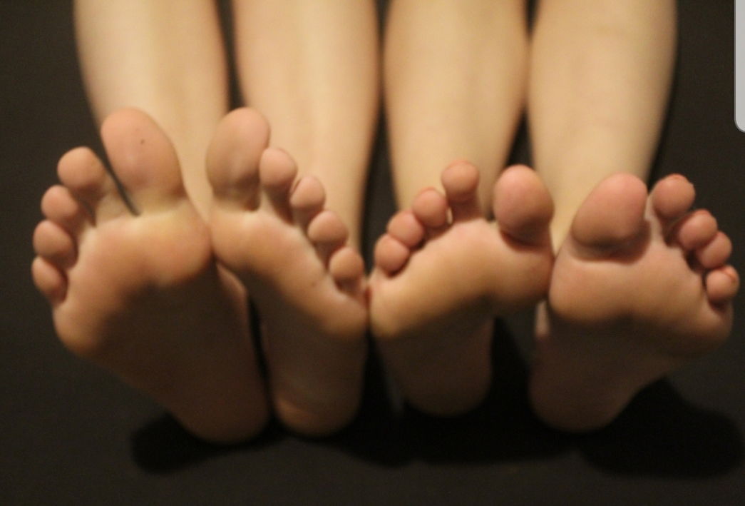LesbianFootFetish profile banner