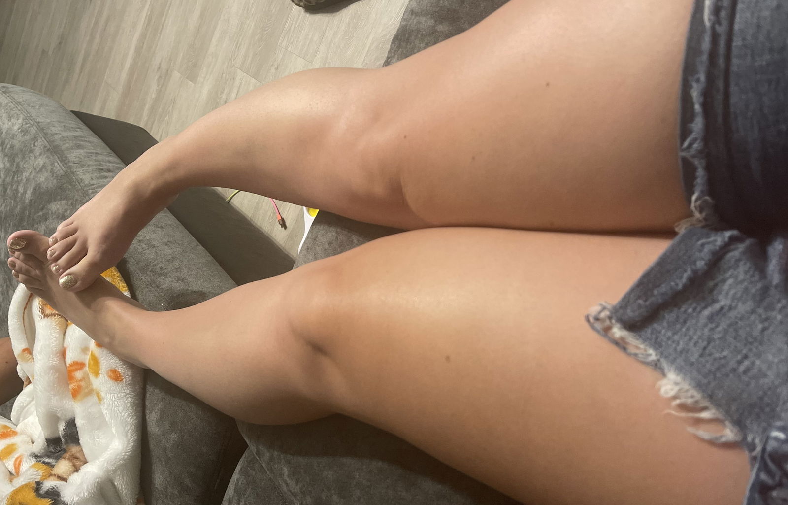 Dem pretty feet profile banner