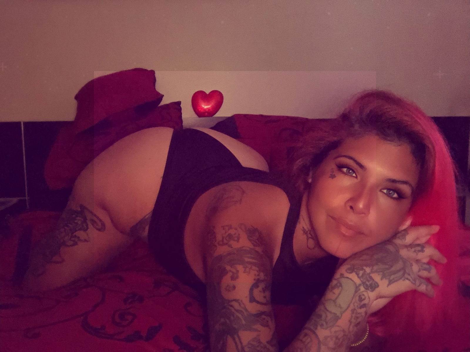 FreakyKiss profile banner