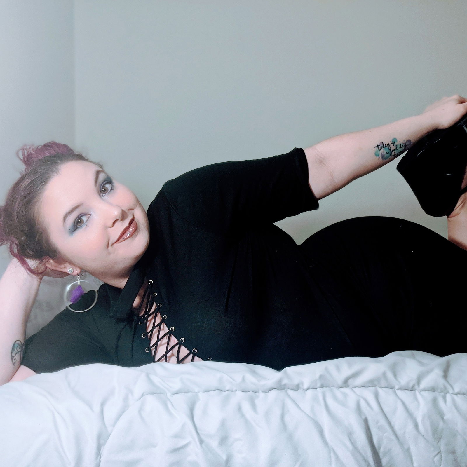 Freyja Bowe profile banner