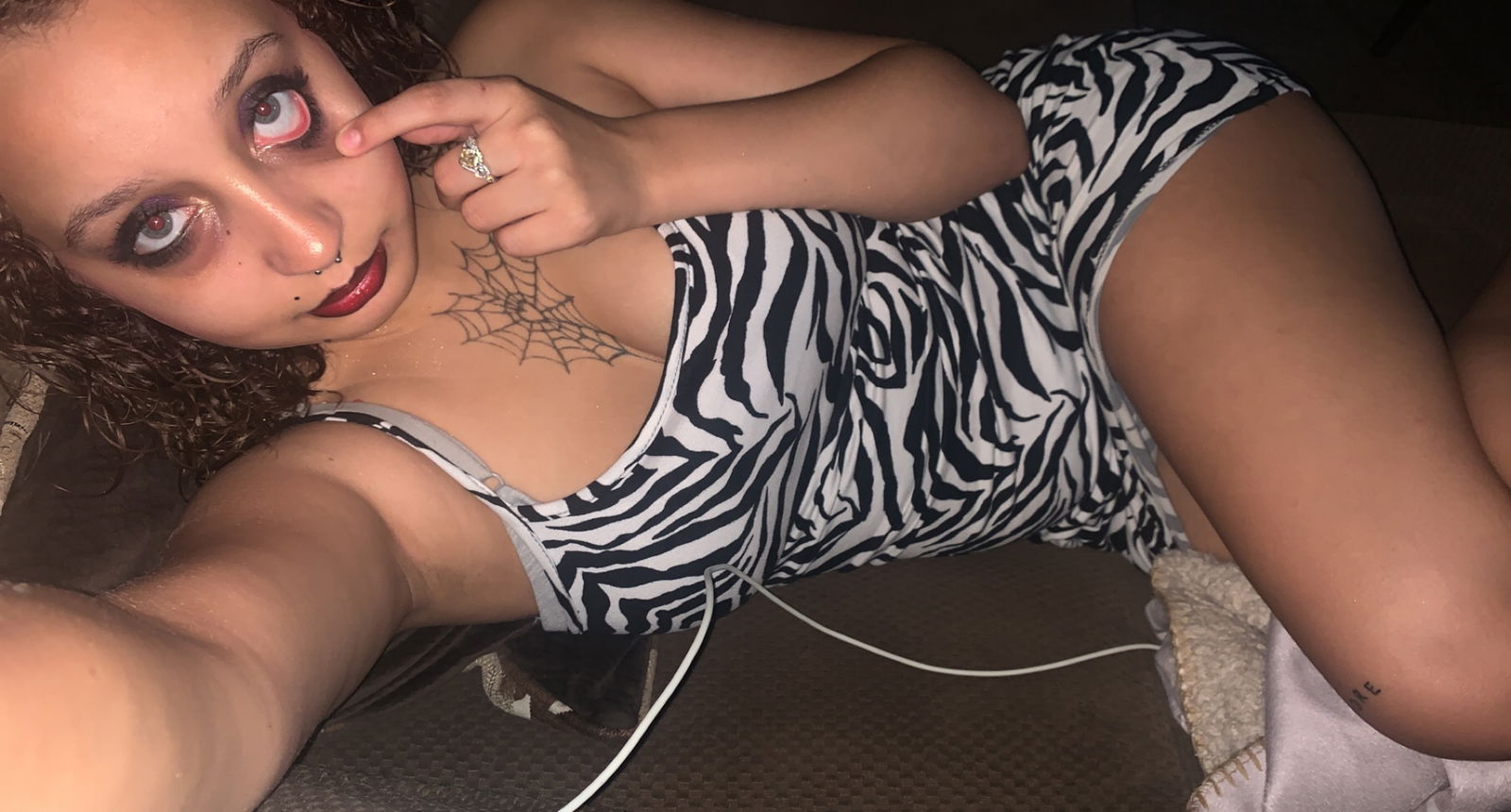 g0thbambi profile banner