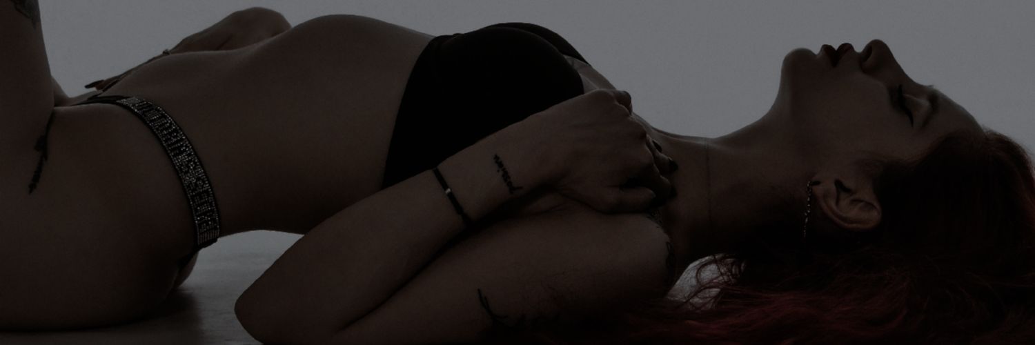 Glossy Foxy profile banner