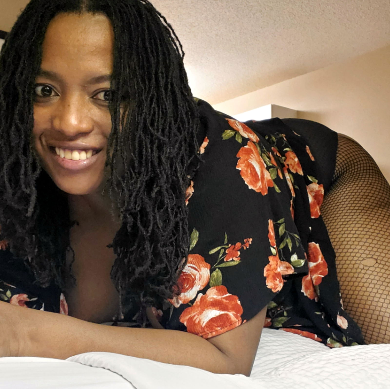 GoddessLola profile banner
