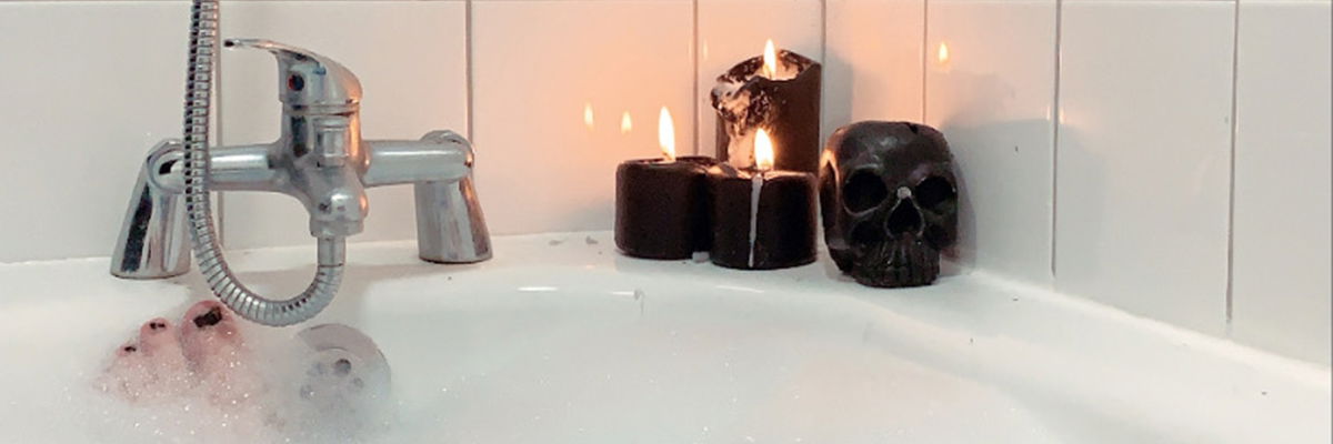 Gothicc Peach profile banner