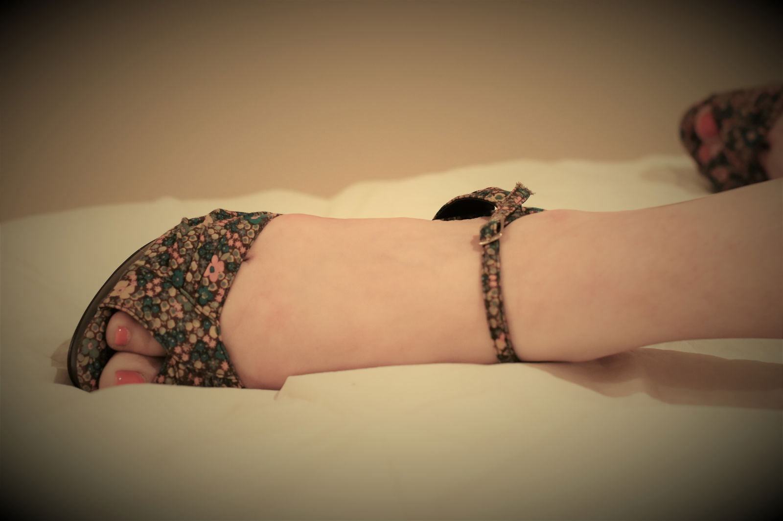 Heels2Kneel2 profile banner