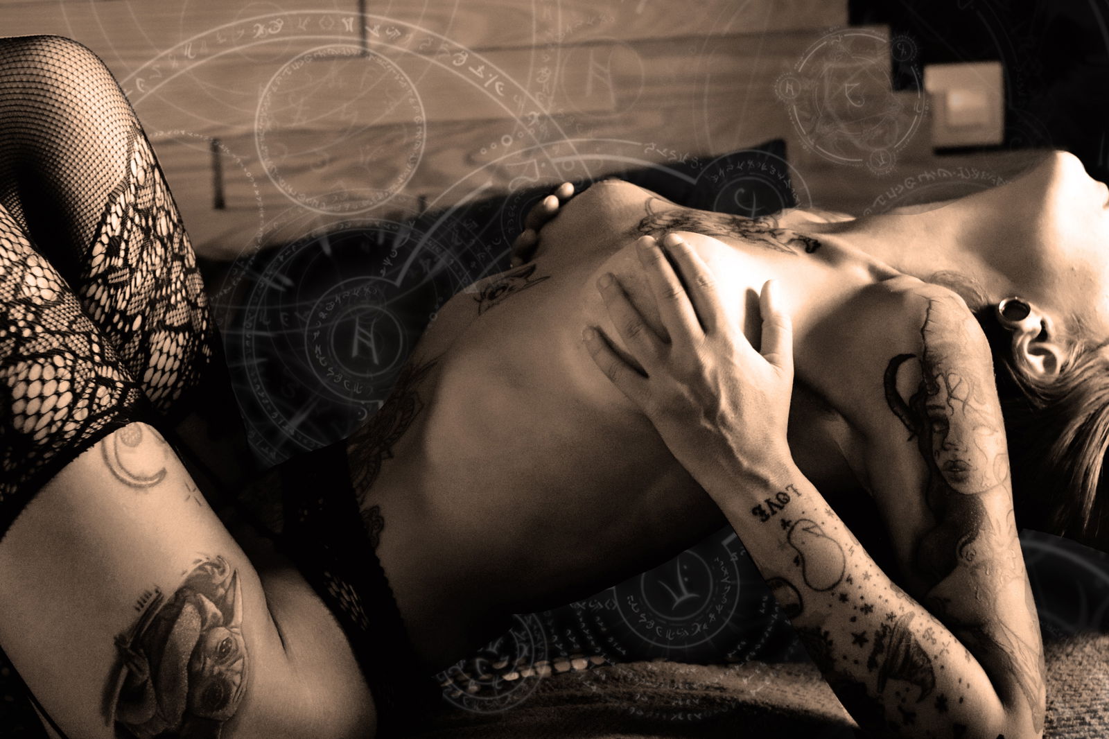 ᚺᛖᛚᚨ ᛁᚾᚲᛖᛞ FREE profile banner