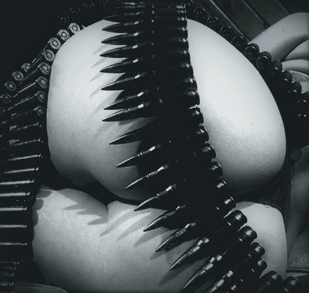 Helli Latex profile banner