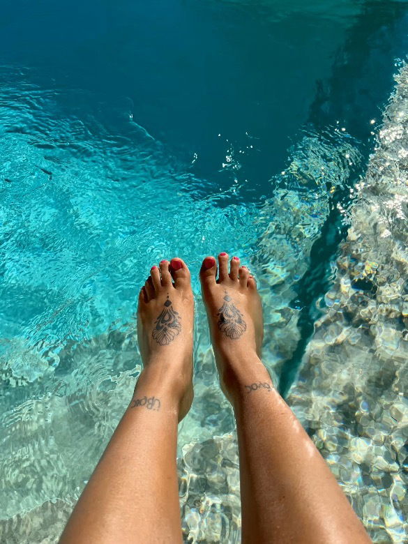 Hippie feet profile banner