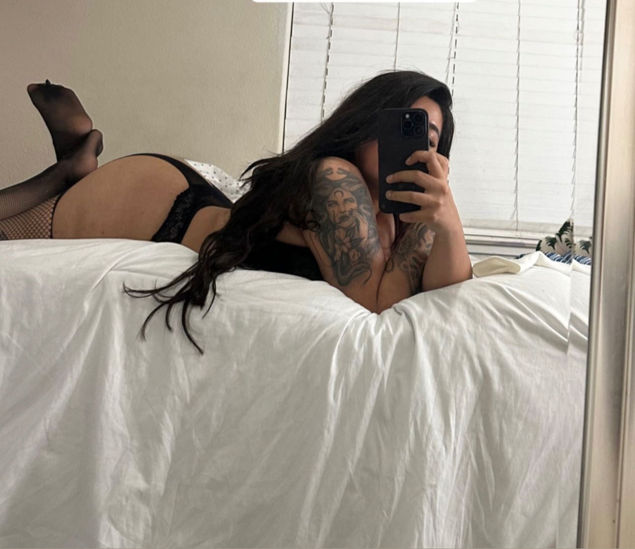 Honey profile banner