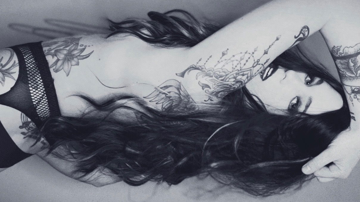 Inked Wyfe 💍 profile banner