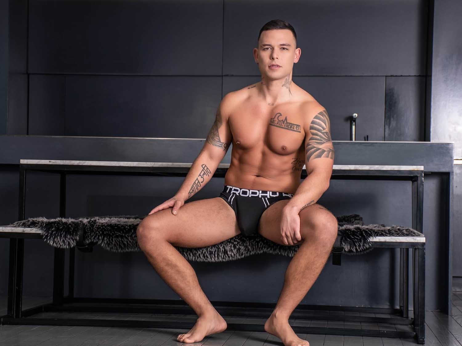 Israel Canales profile banner