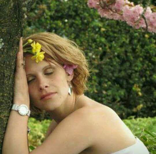 Danielle Ray profile banner