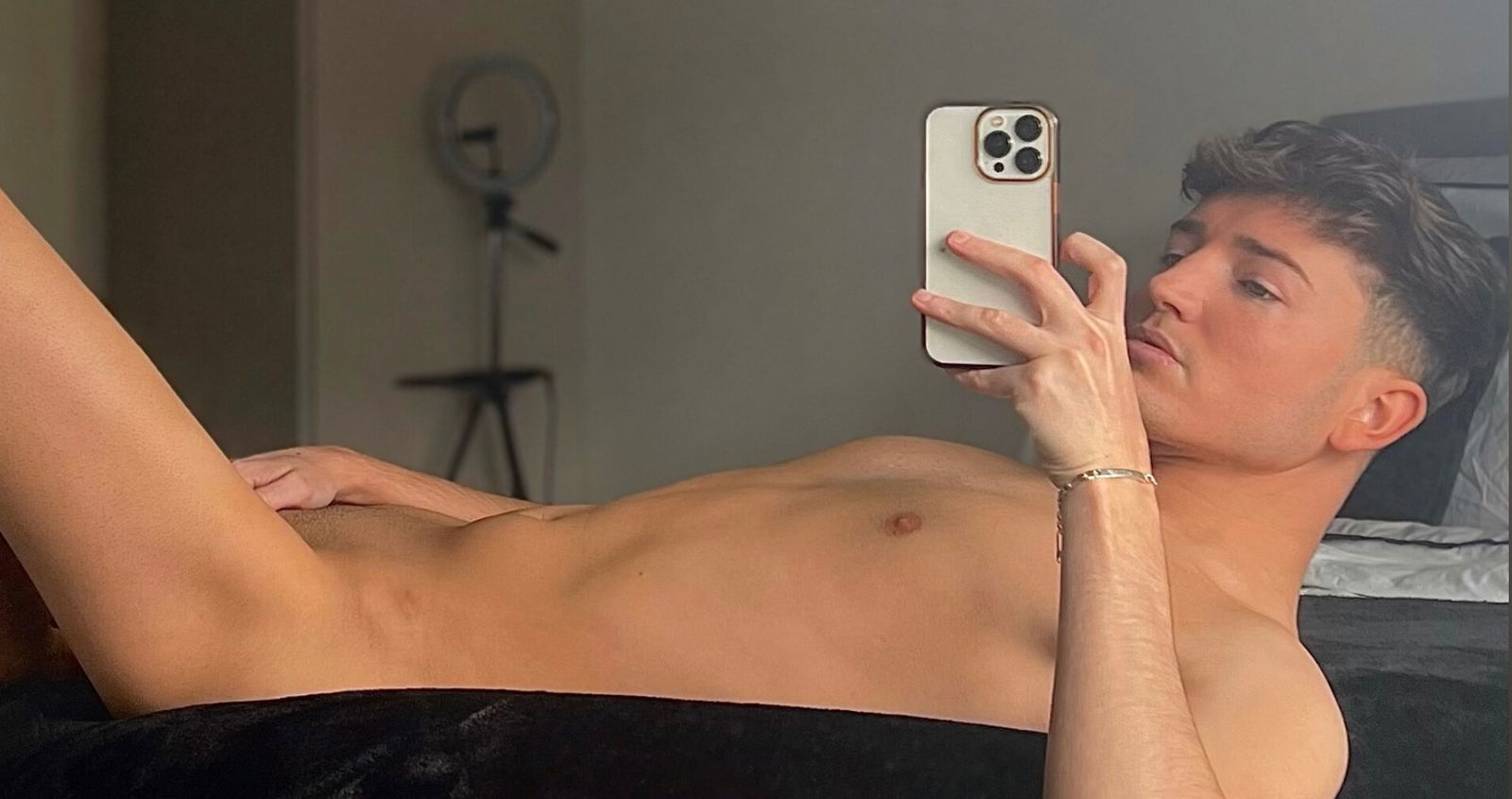 Jay Santini profile banner