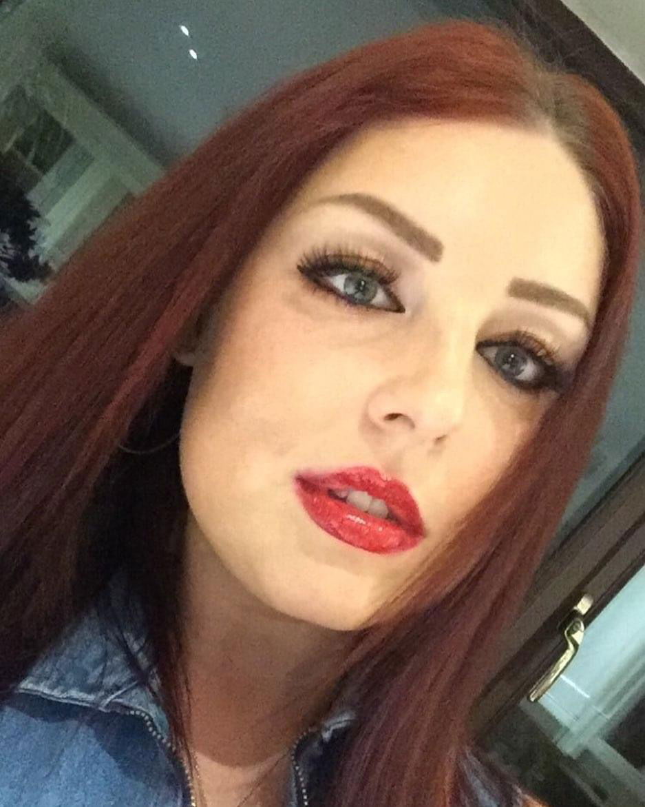 Curvy redhead profile banner