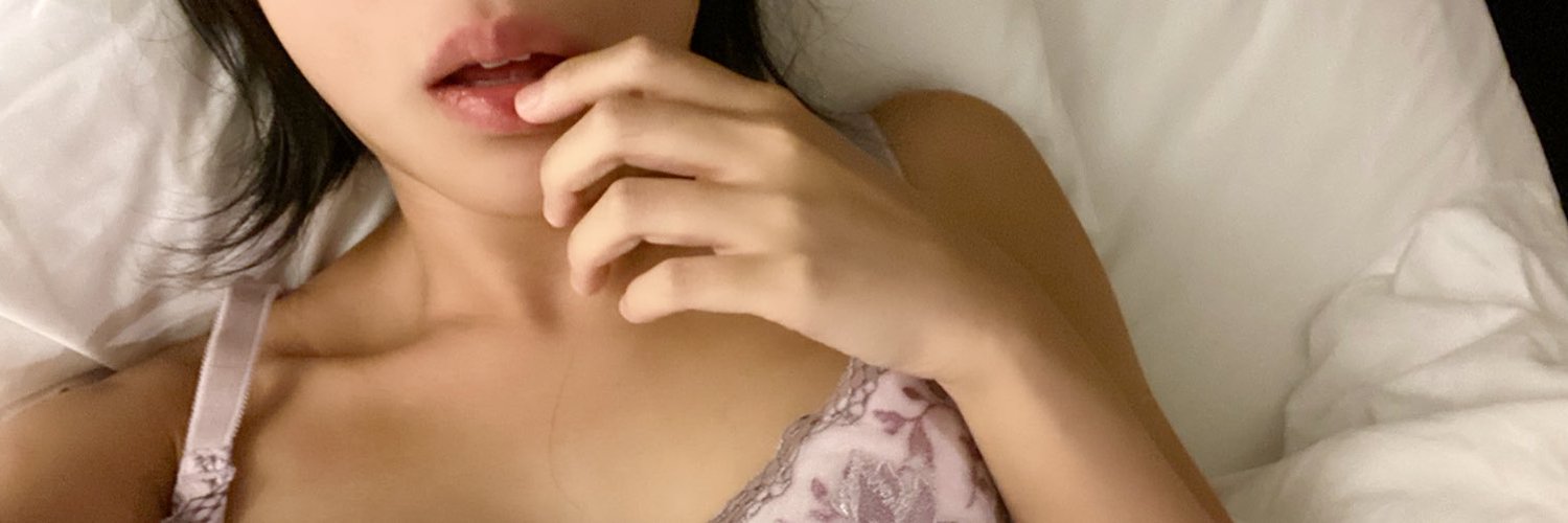 多汁白桃妹🍑 profile banner