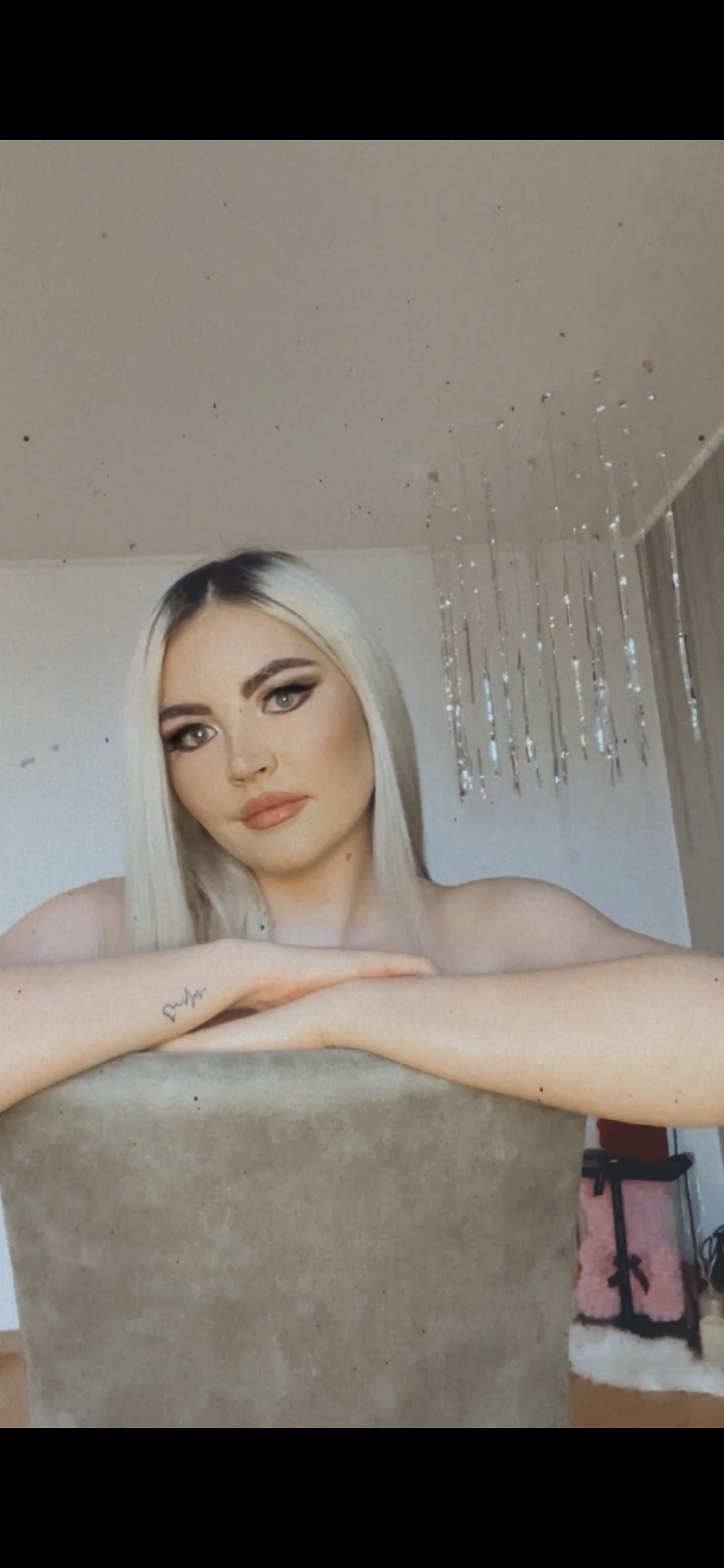 Julia profile banner