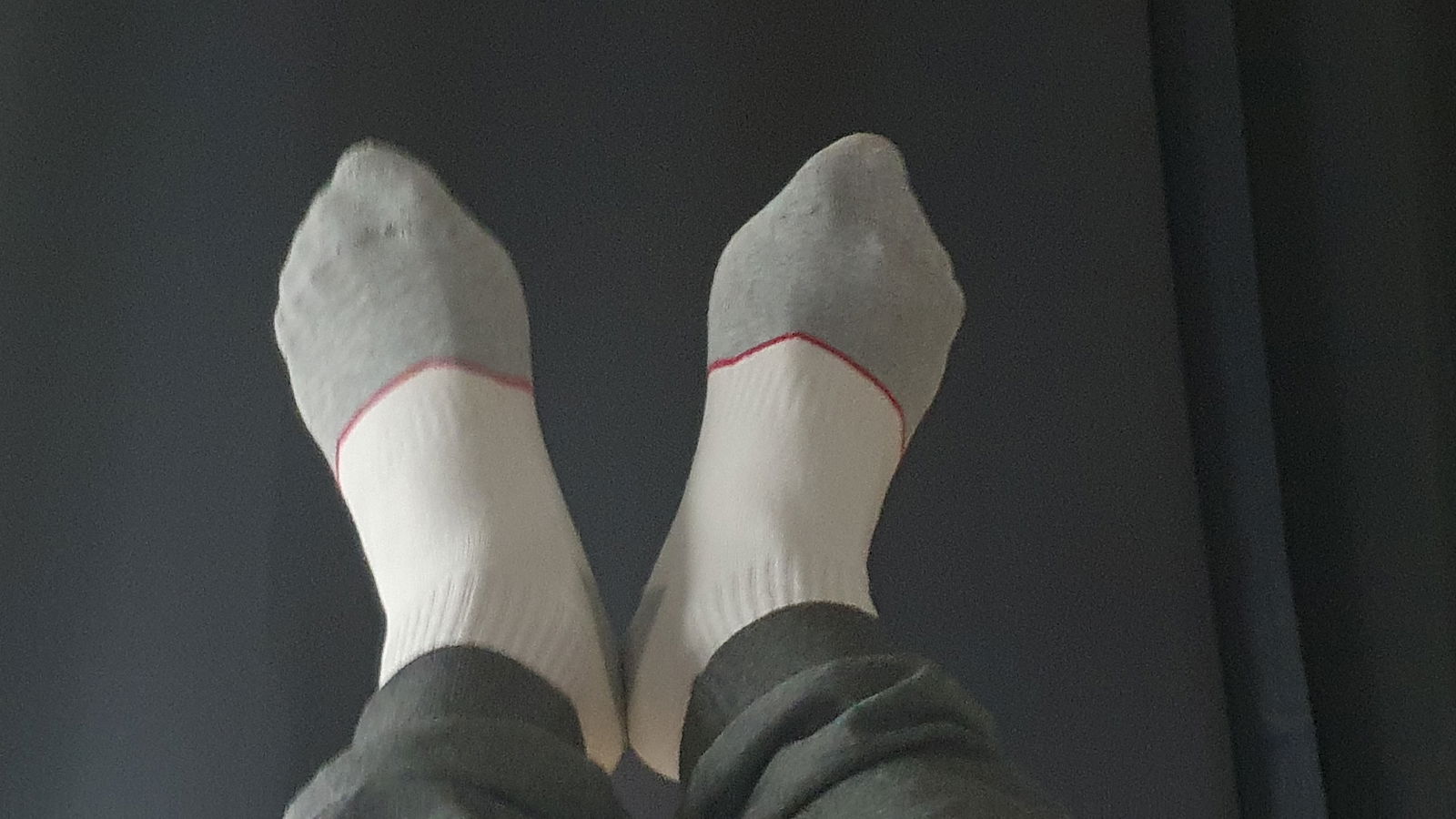 shyFEETguy profile banner