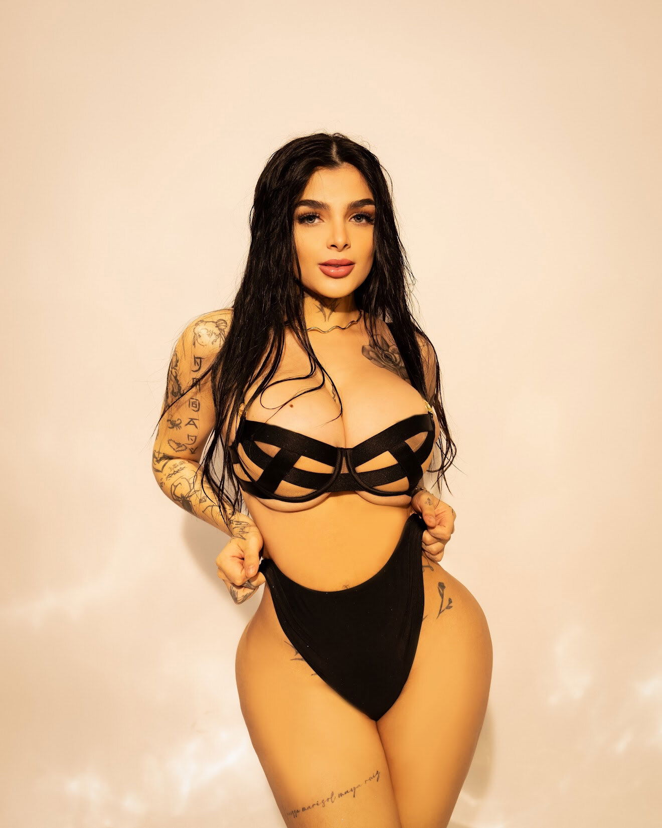 Karely Ruiz profile banner