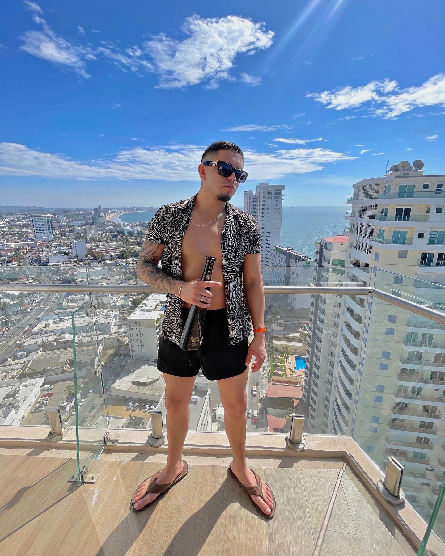Tu Papi Kevin profile banner