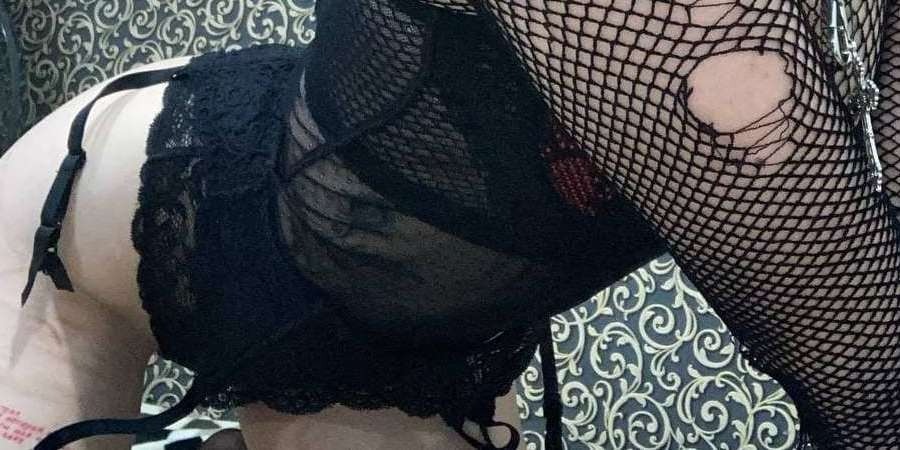 Kira Mills FREE profile banner