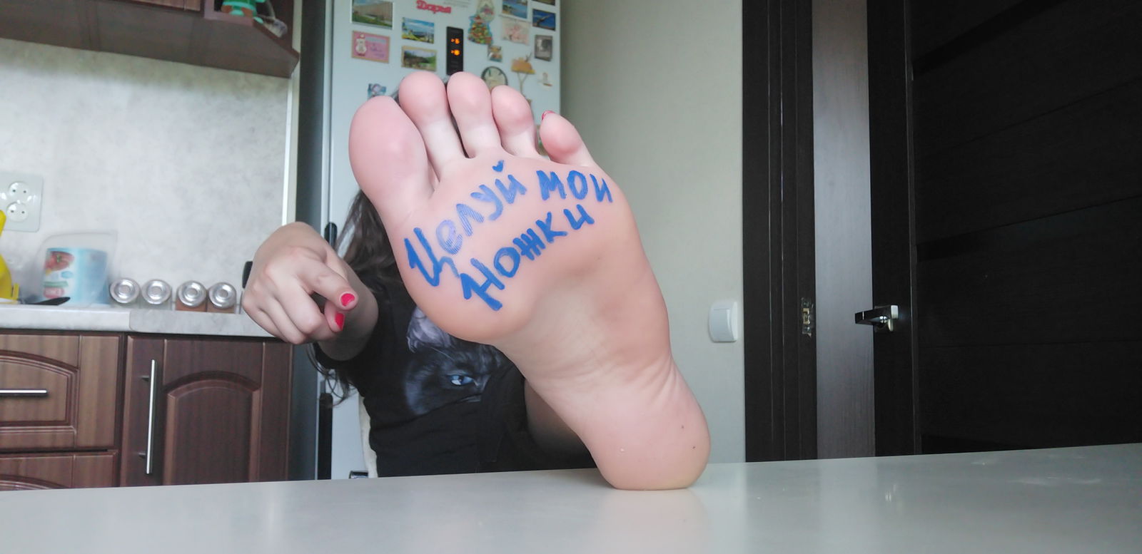 Kiska feet profile banner