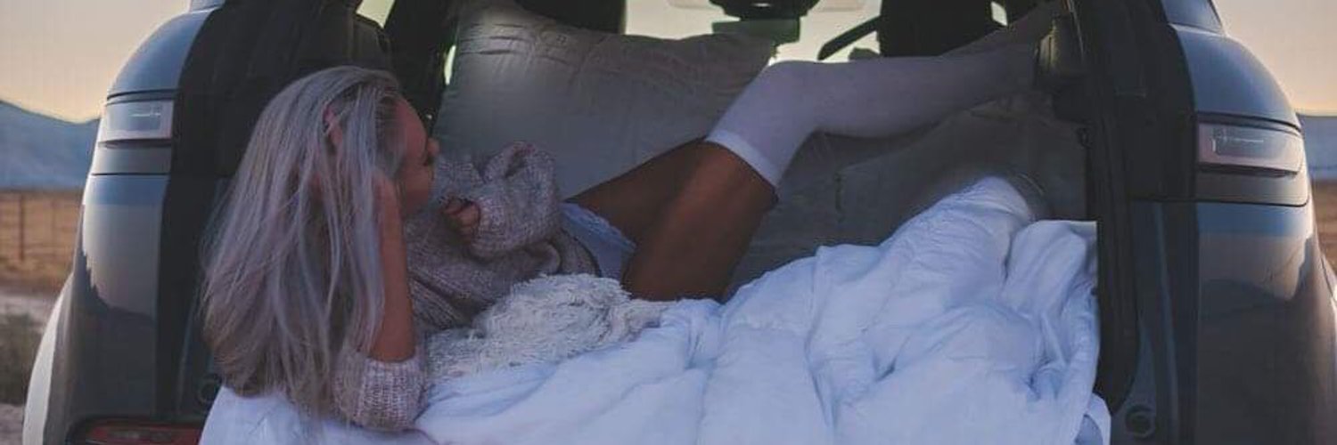 Olivia Kross profile banner