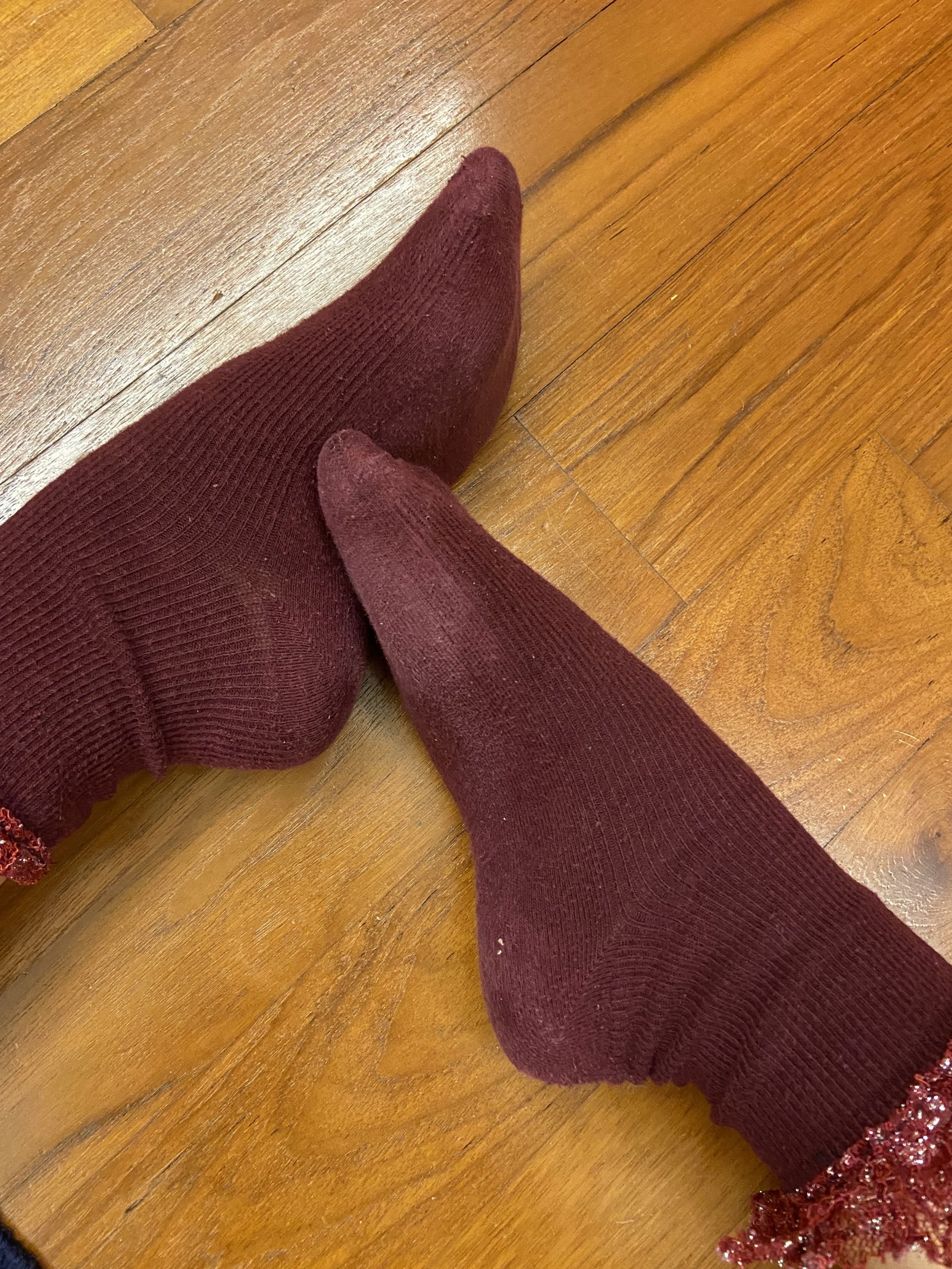 Lady Feet profile banner
