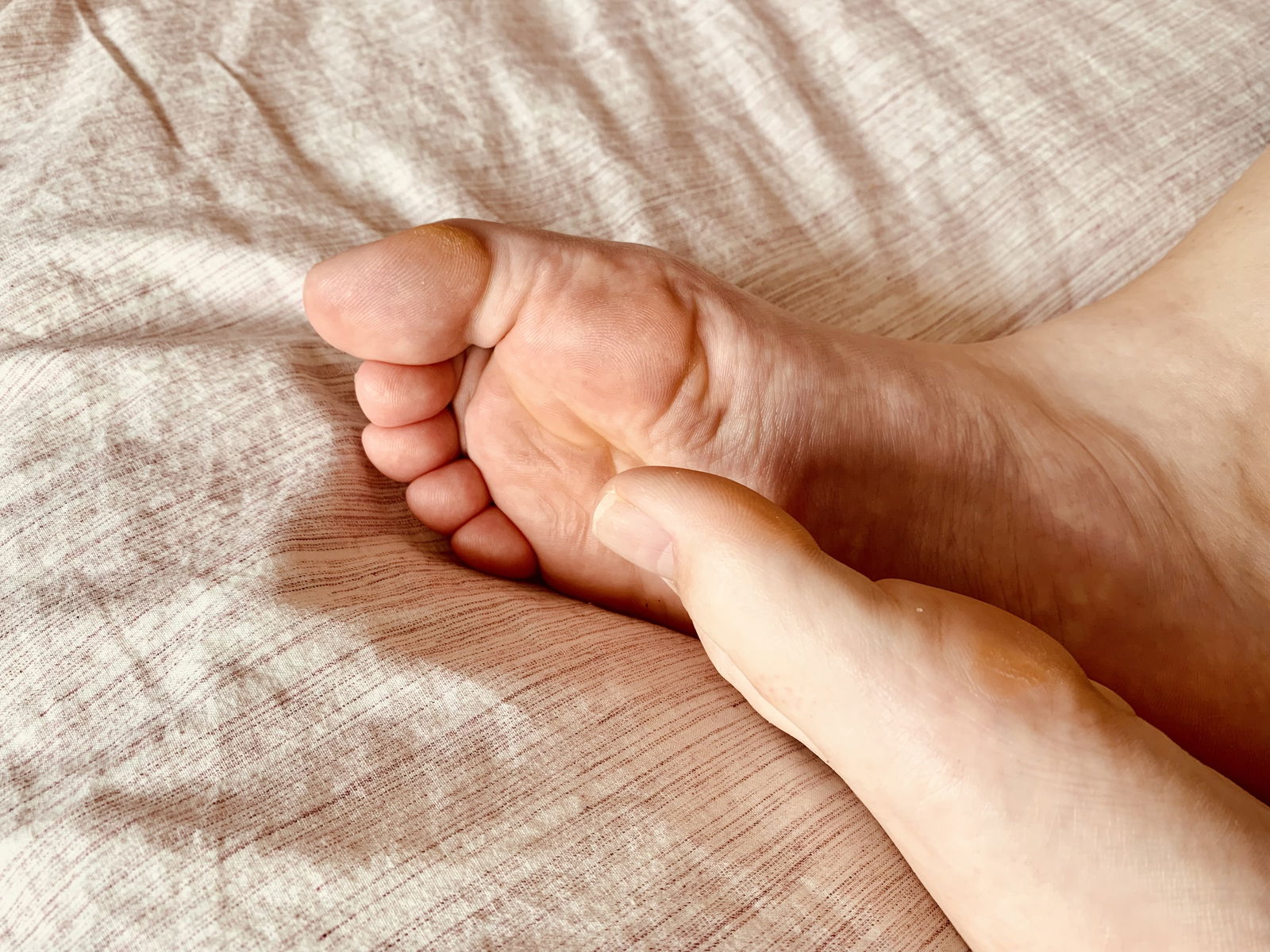 Lady twin toe profile banner