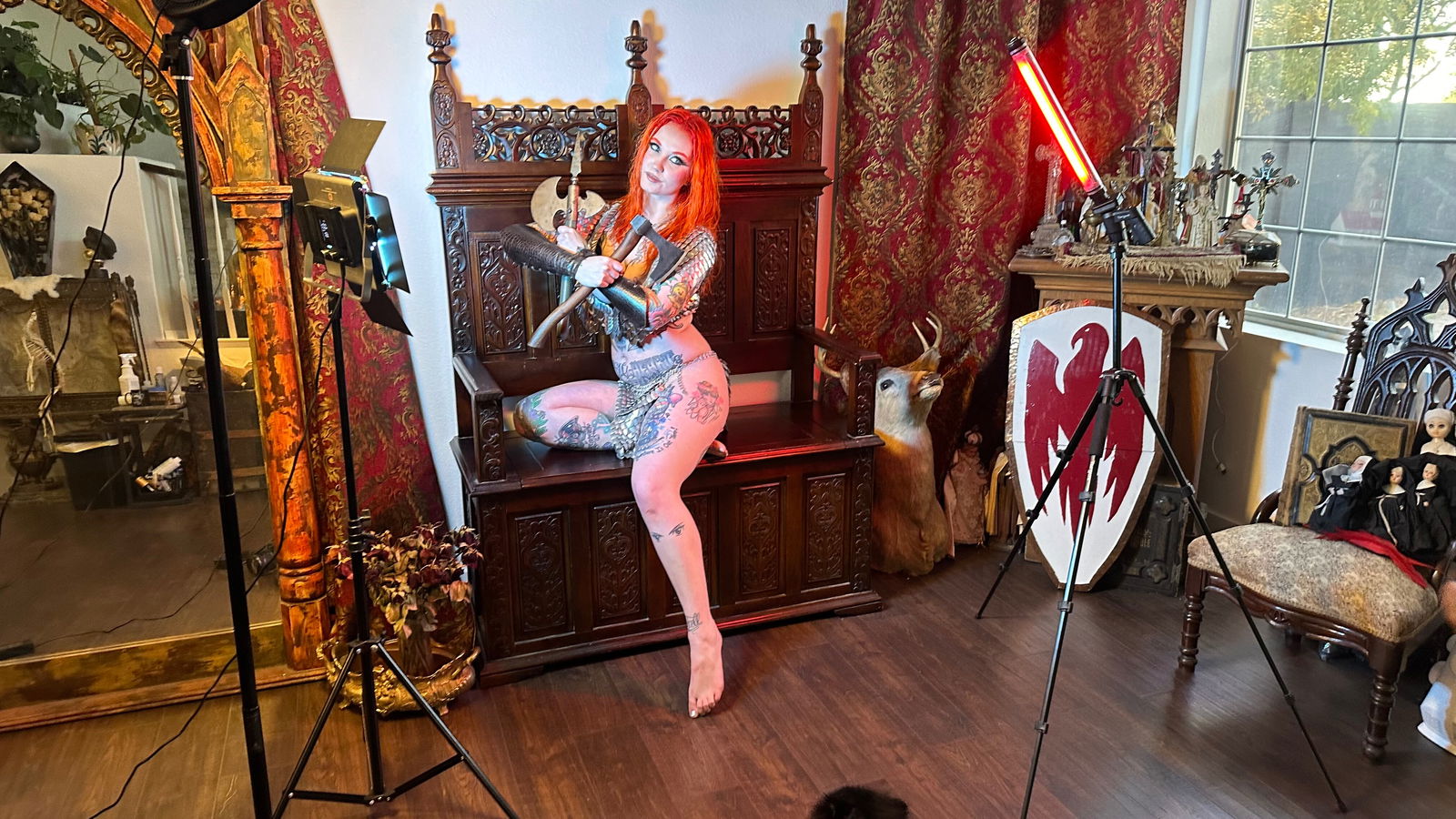Mistress LainaBearrKnee profile banner