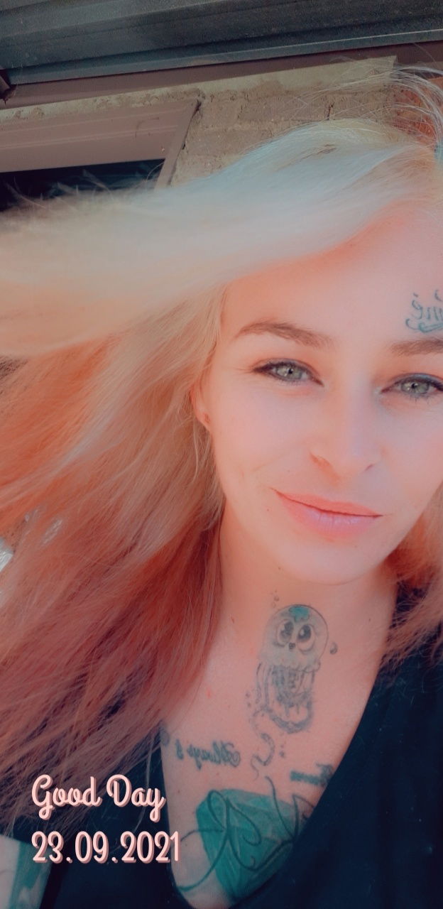 Yolandi Visagie profile banner