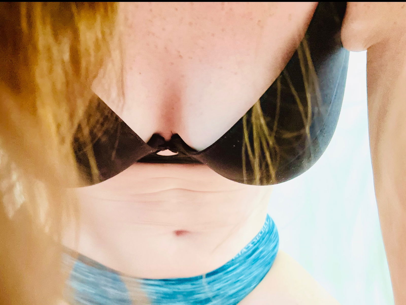 Larisa Glaze profile banner