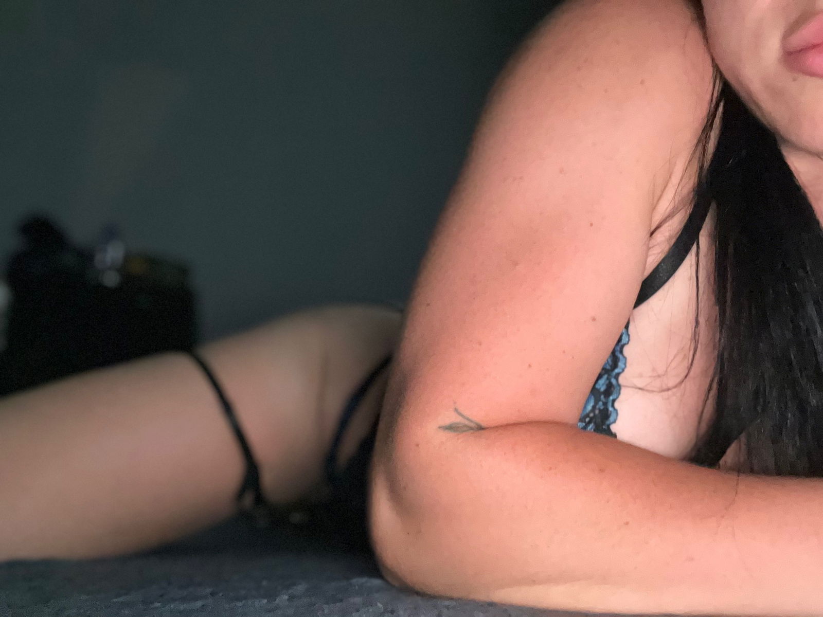 Larisa🍑 profile banner