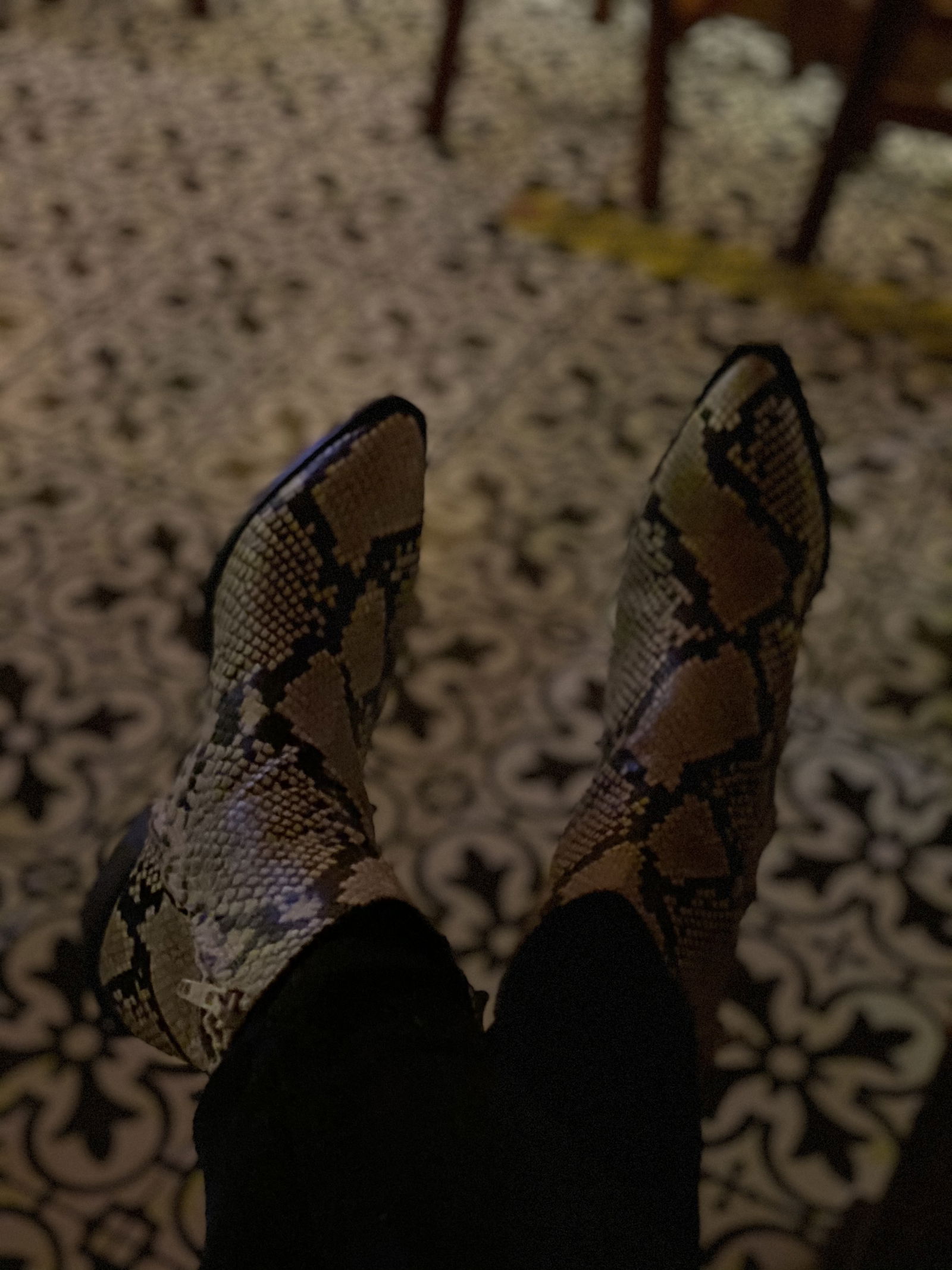 Latina Feets profile banner