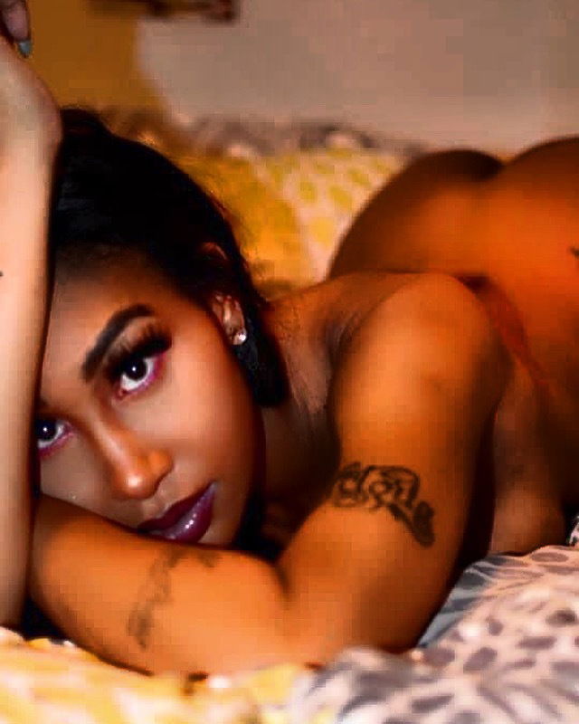 Lauralove profile banner