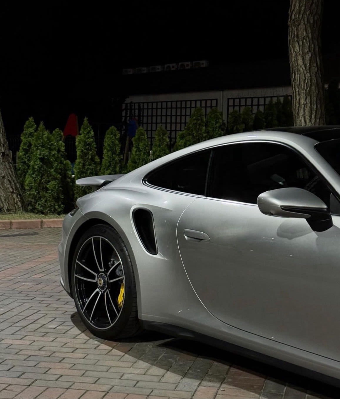 Valentino profile banner