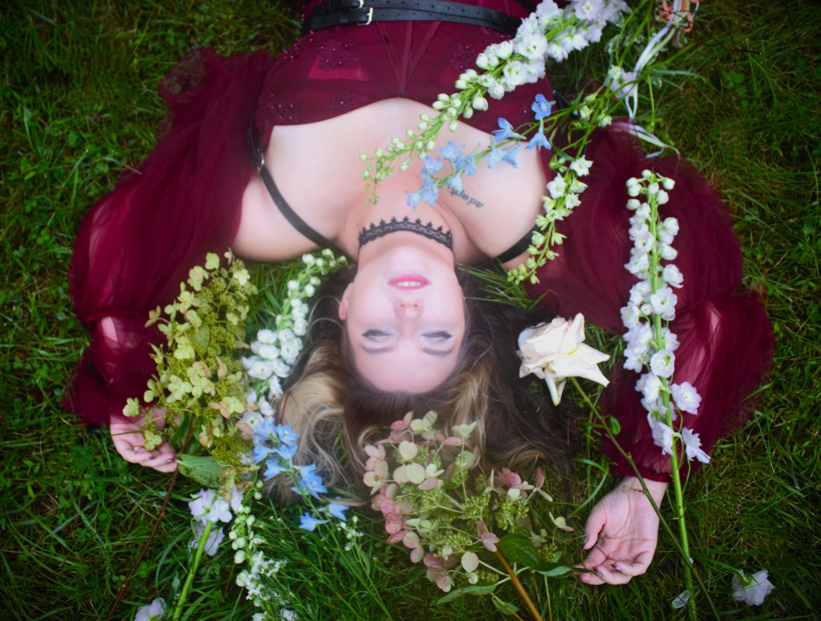 Emy Harlow profile banner