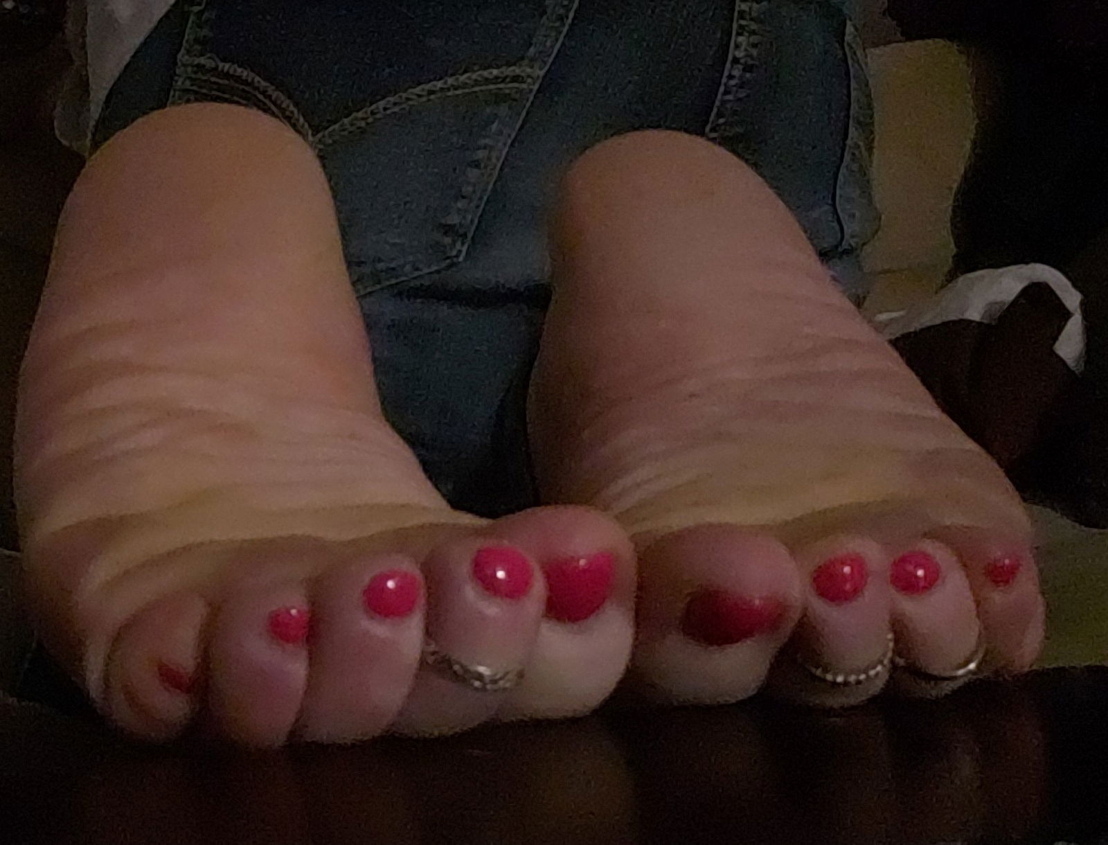 Lily's barefeet profile banner