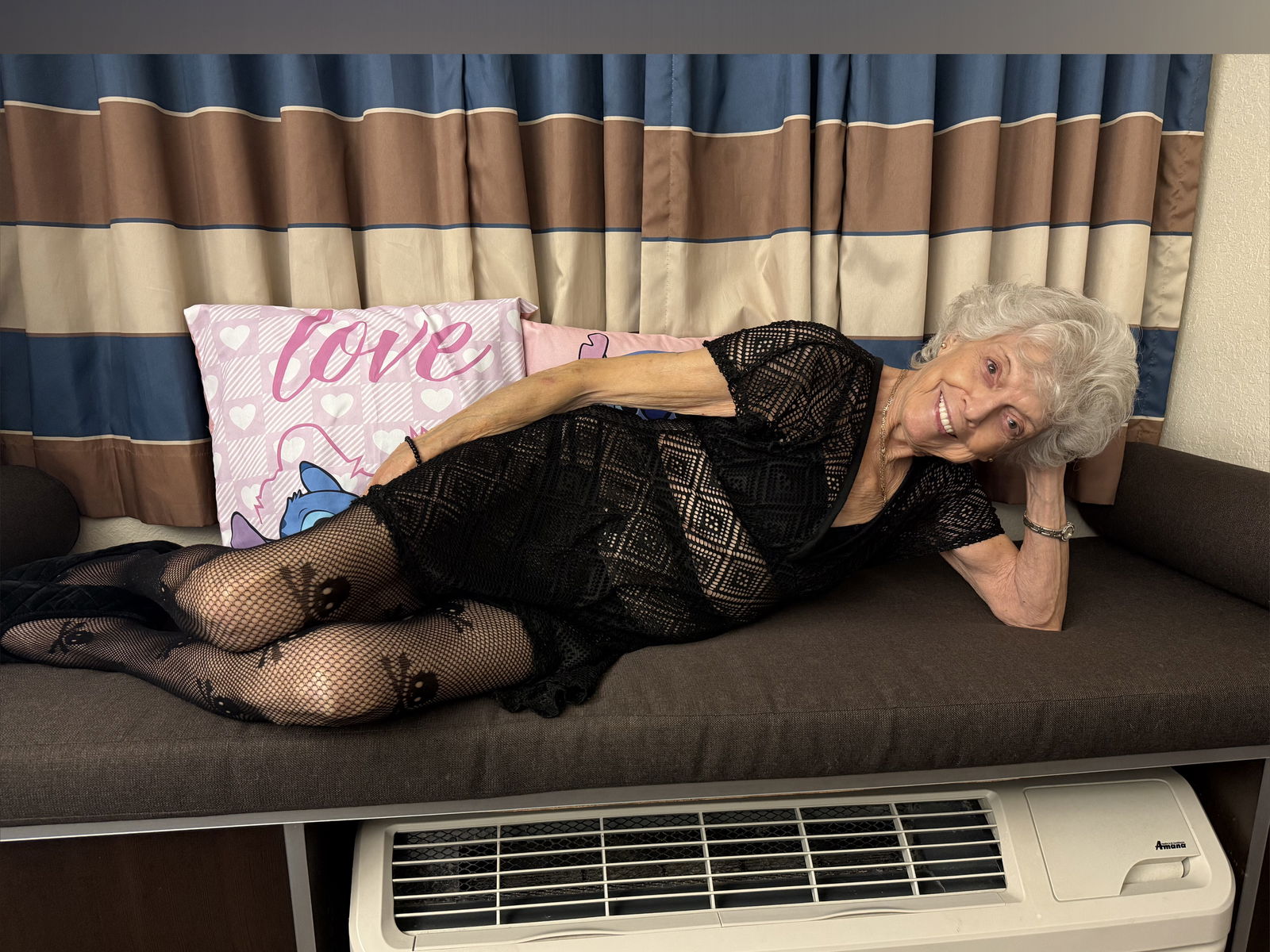 Grandma Linda π΅ profile banner