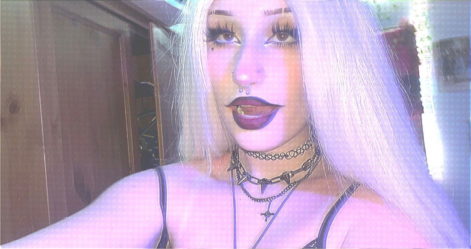 ur goth gf<3 profile banner