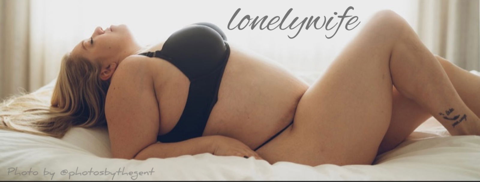 lonelywife banner