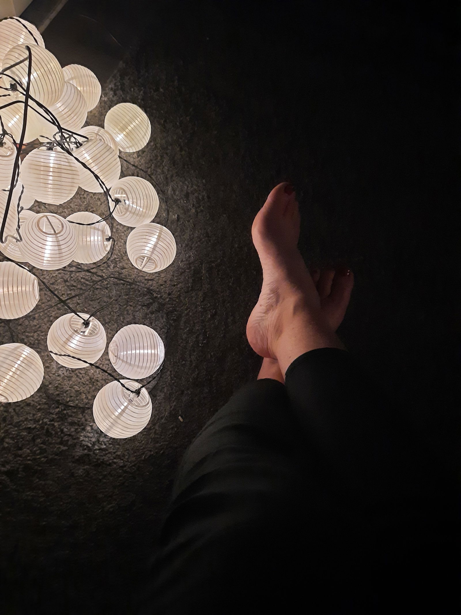 Lora Feet π profile banner