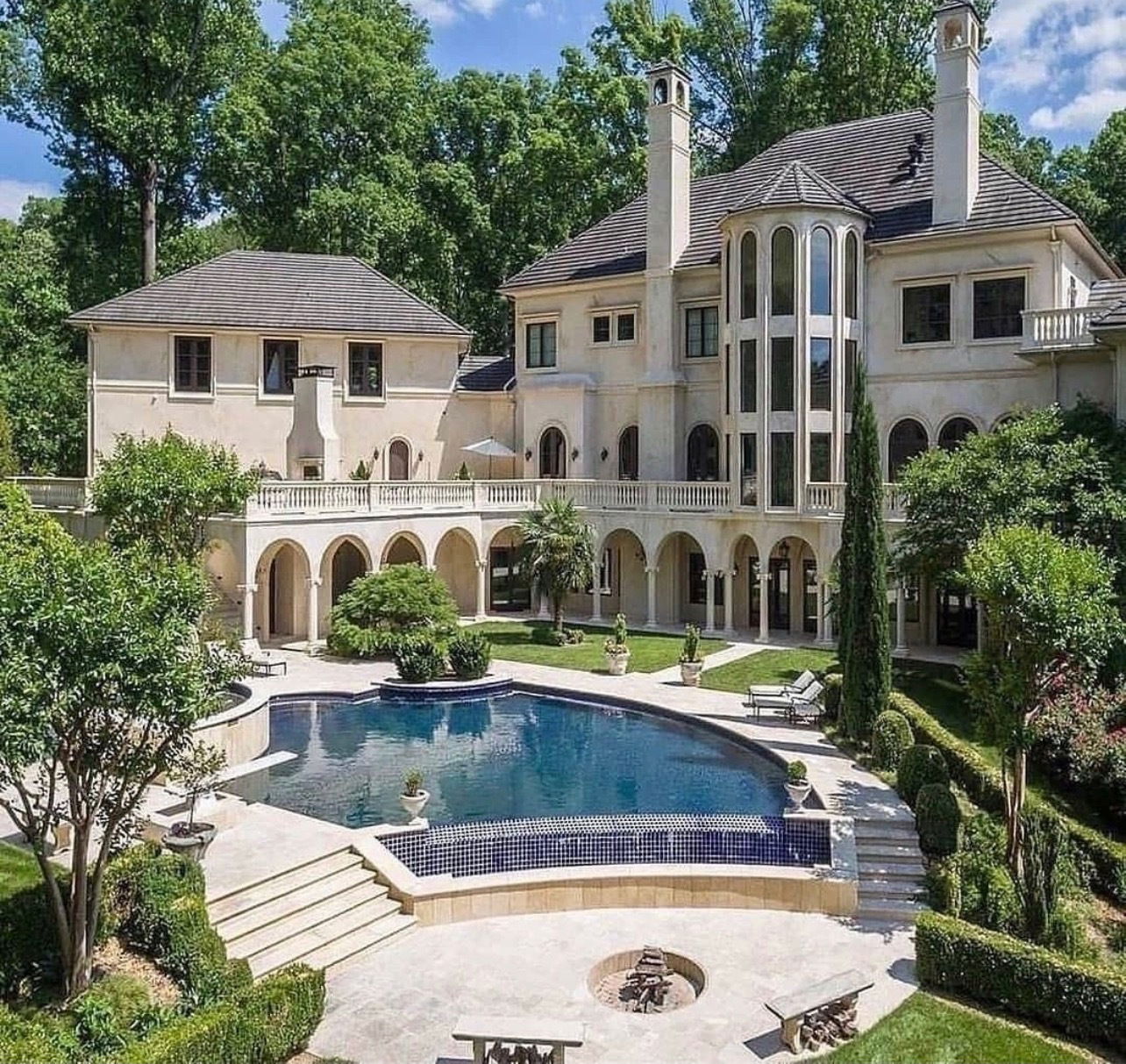 Gotti Mansion profile banner