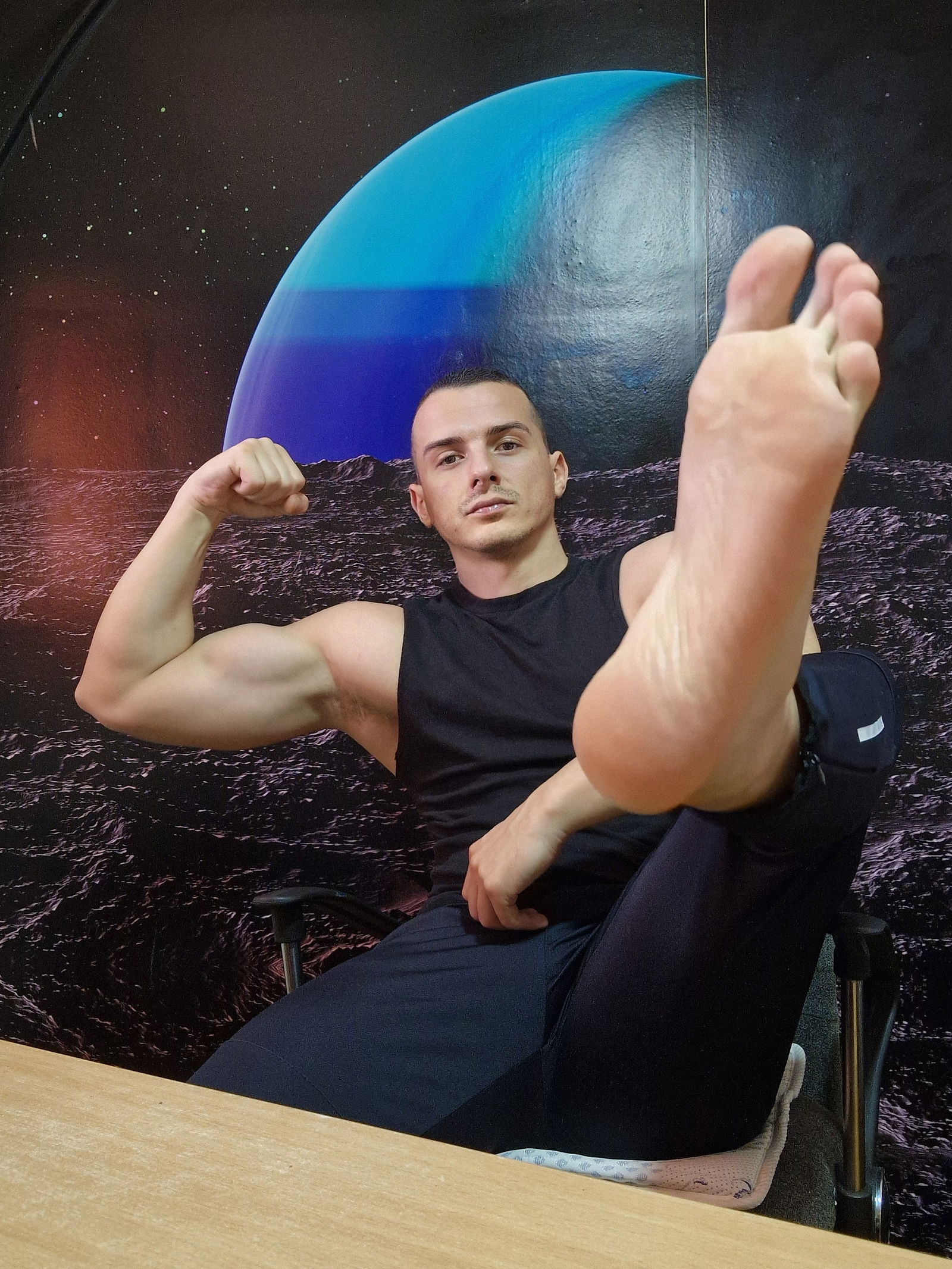 Leomasterfeet profile banner