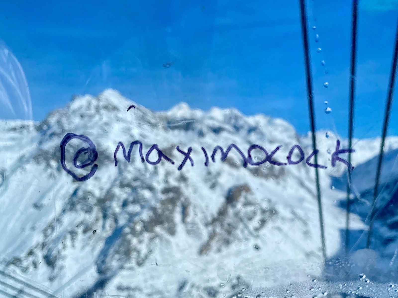 Maximo profile banner