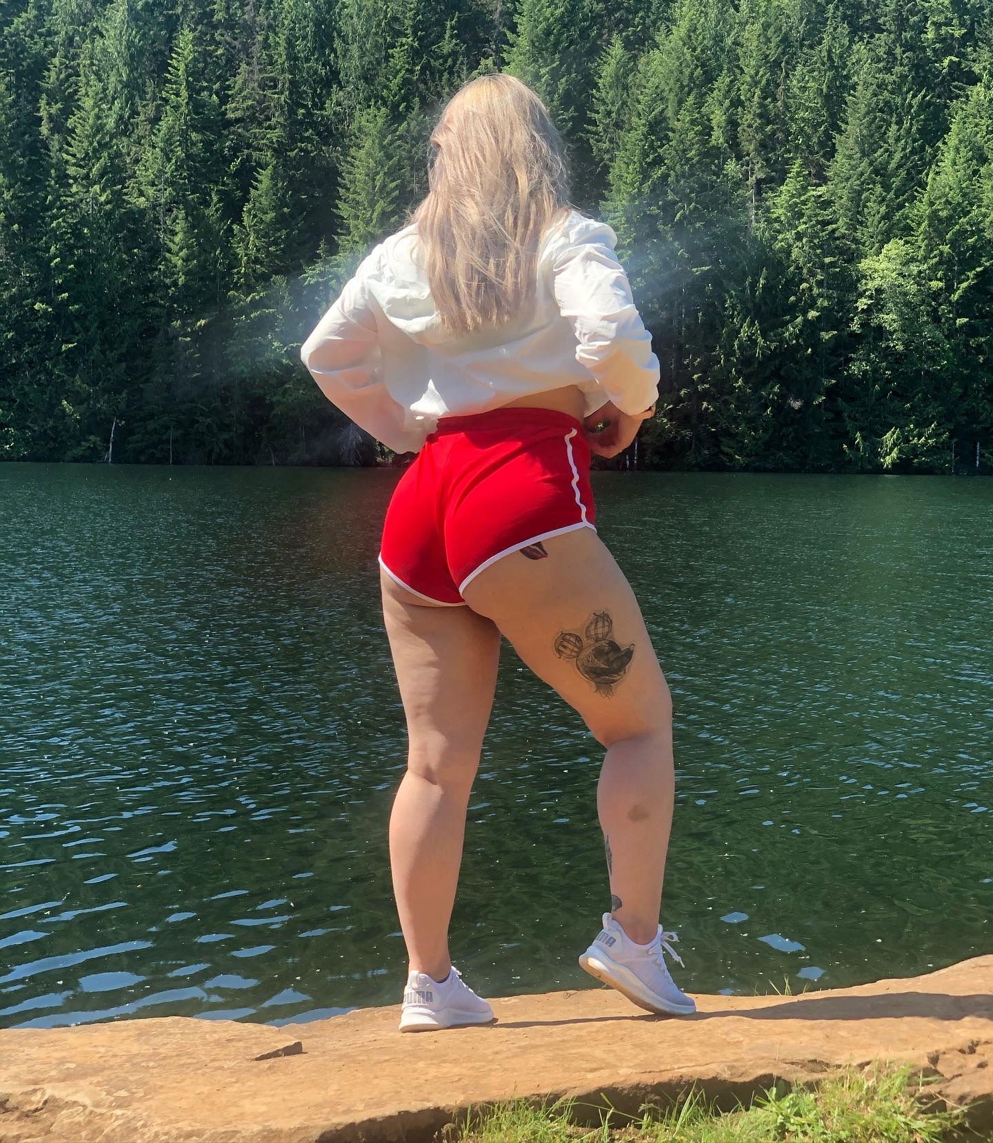 Melonie Peach profile banner