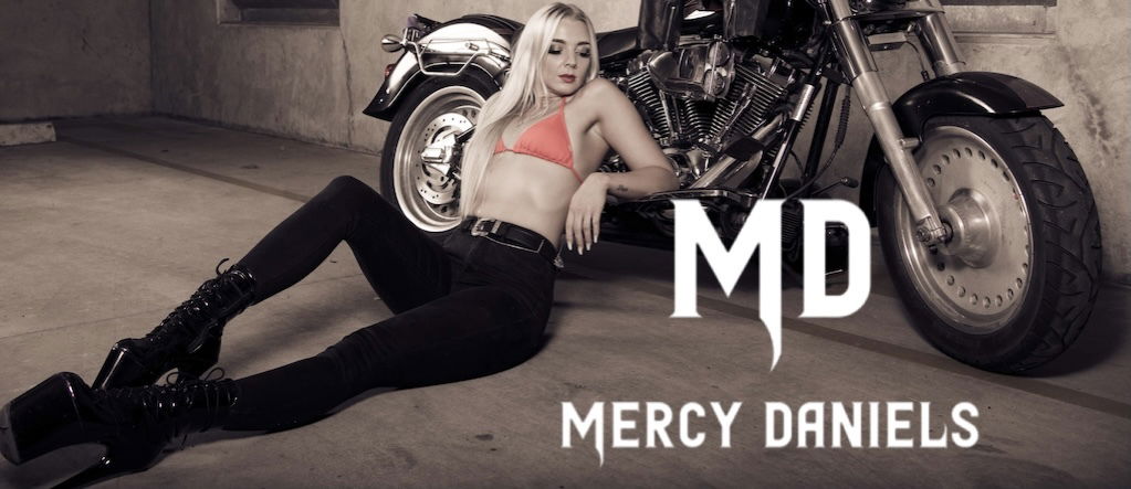 Mercy🖤 profile banner