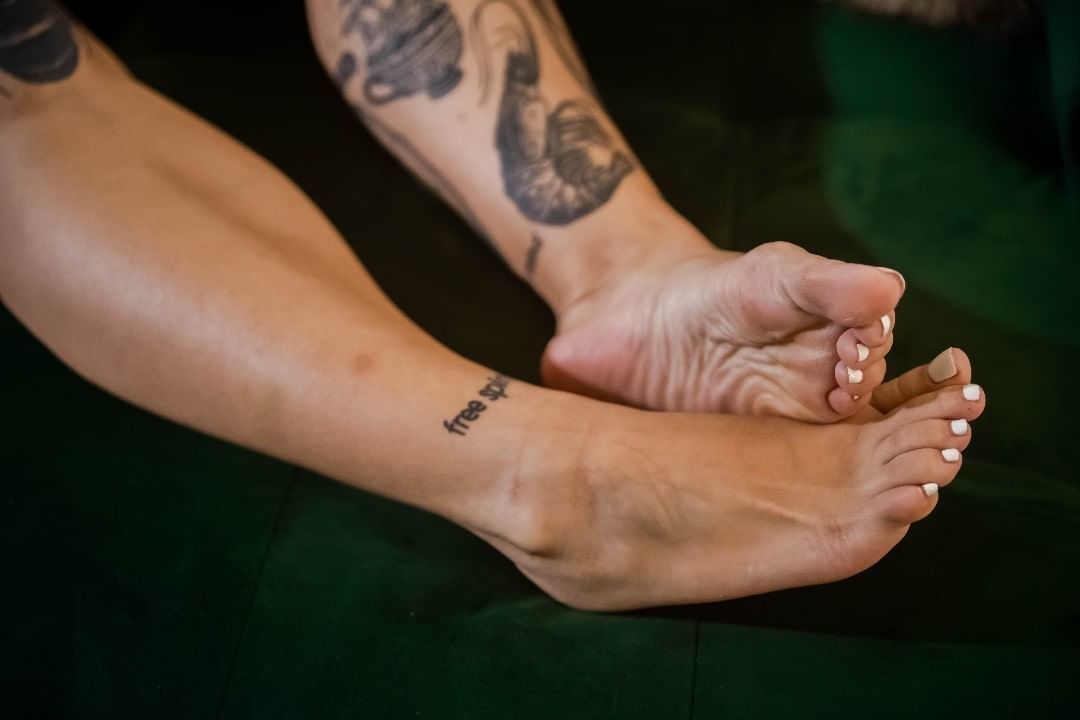 Mia Feetsies profile banner
